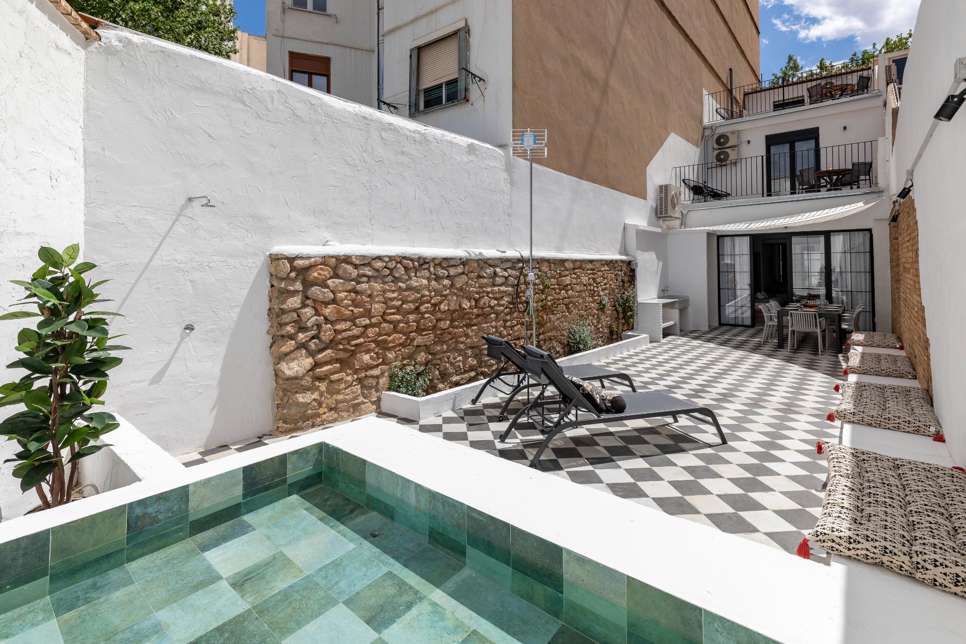 Patraix style_Patio-10