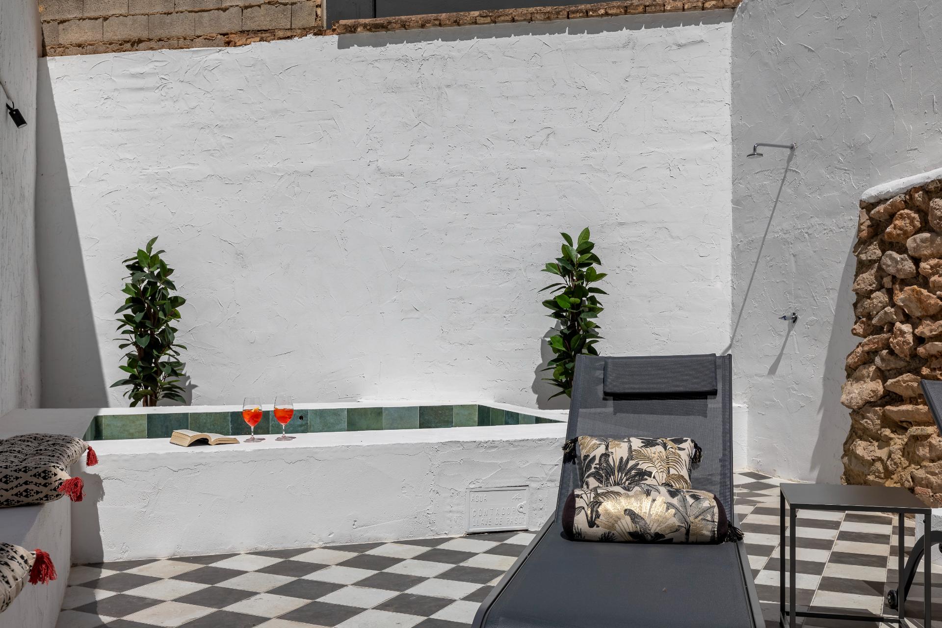 Patraix style_Patio-18