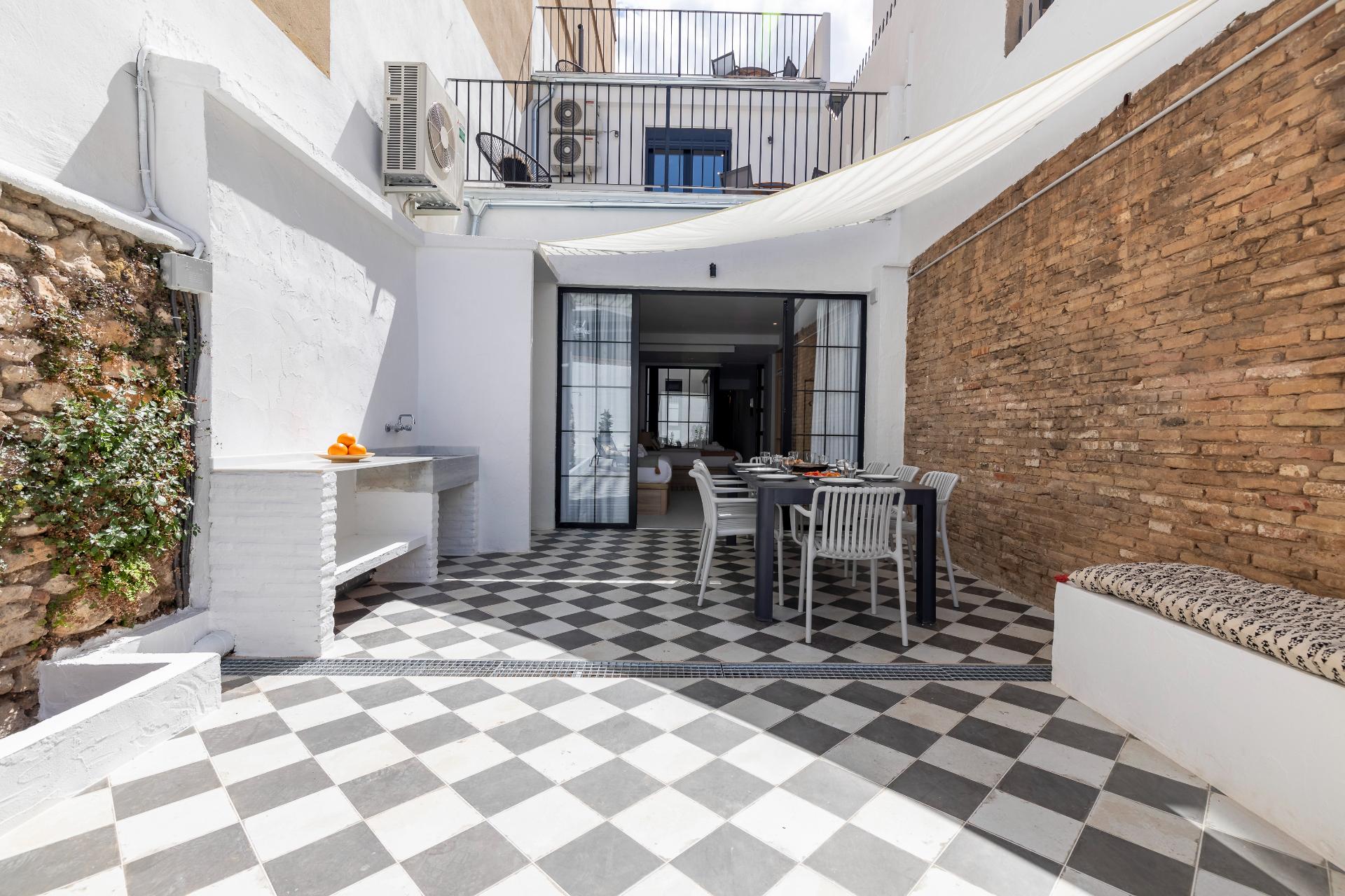 Patraix style_Patio-28