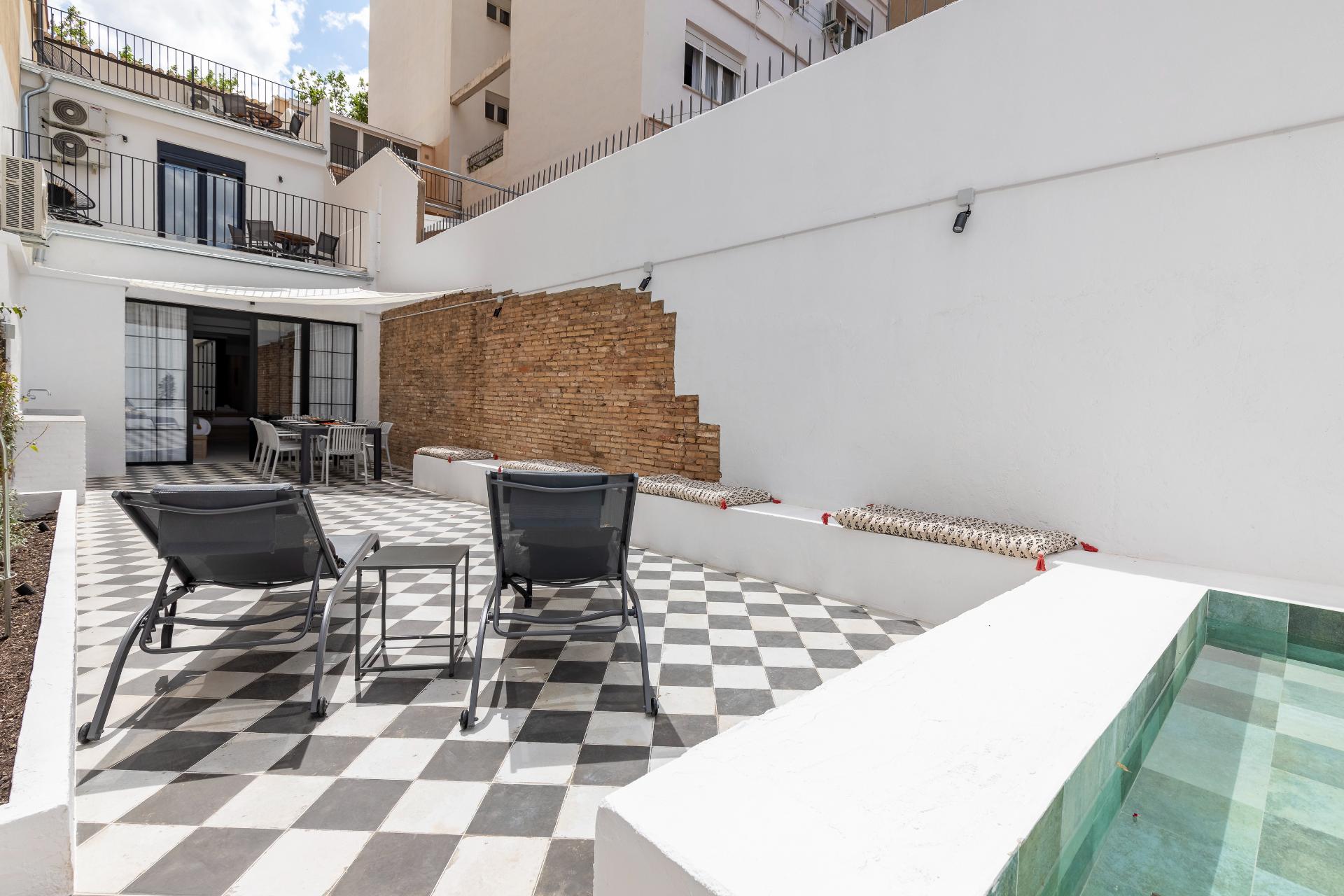 Patraix style_Patio-7