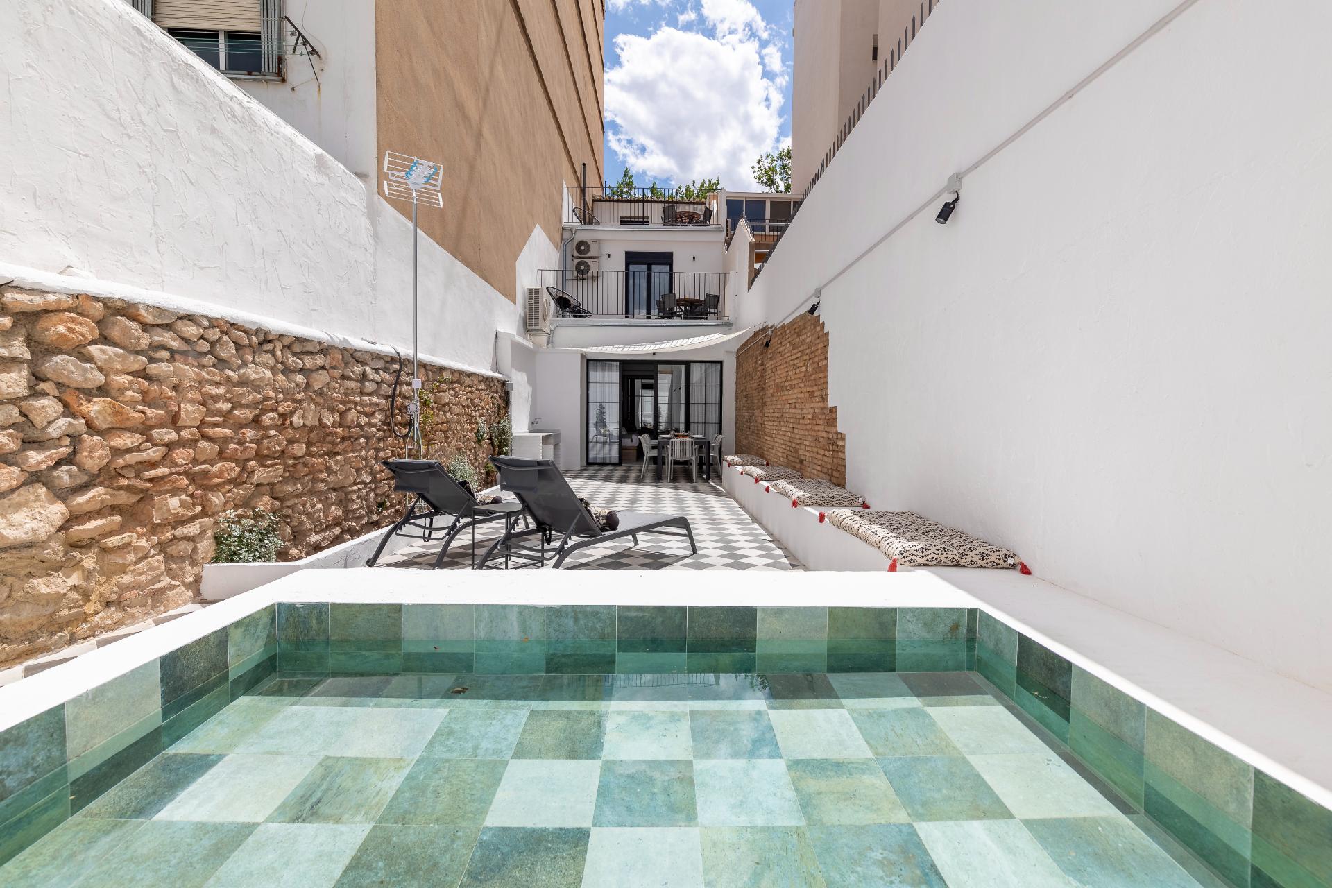 Patraix style_Patio-8