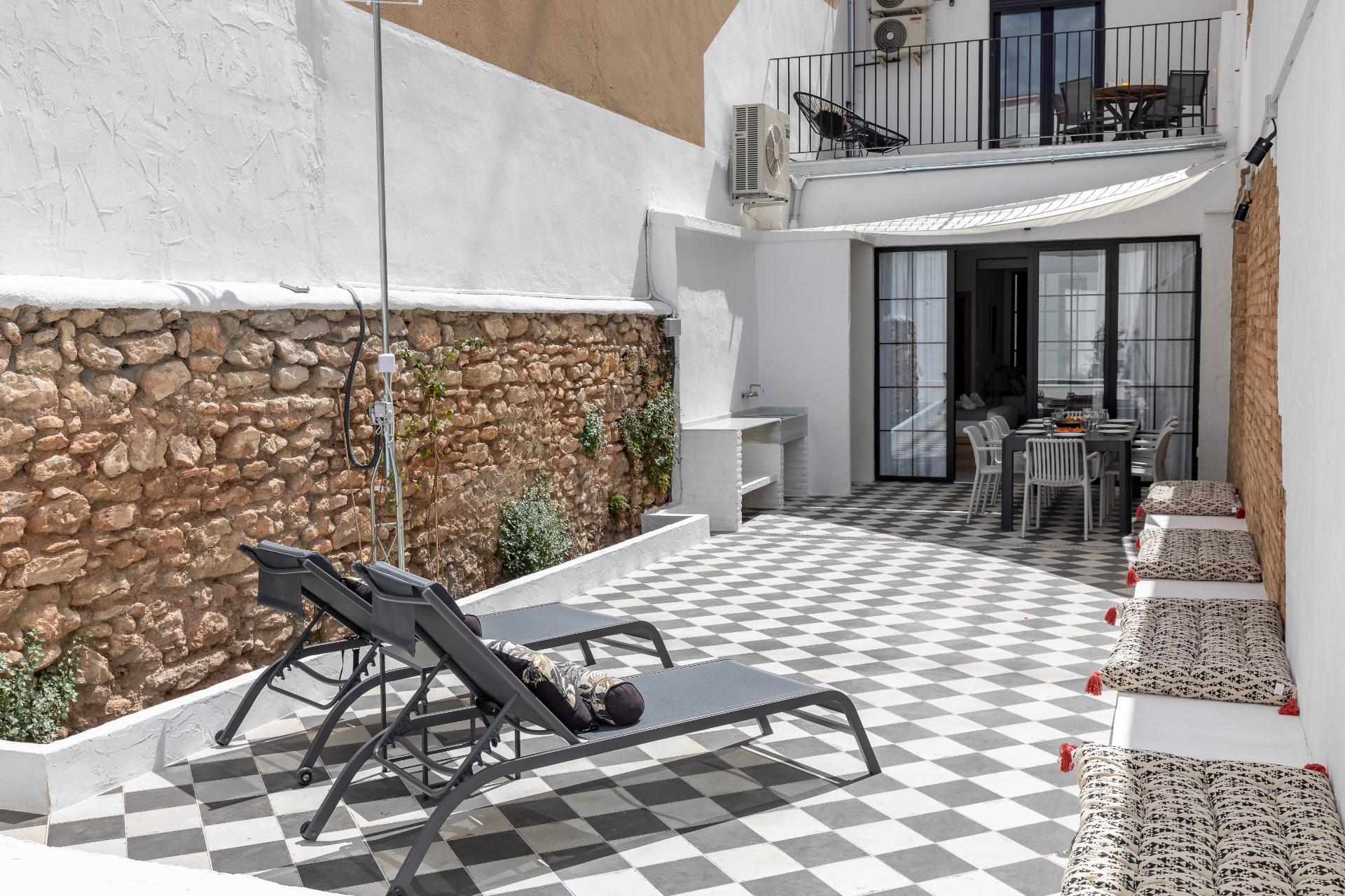 Patraix style_Patio-9