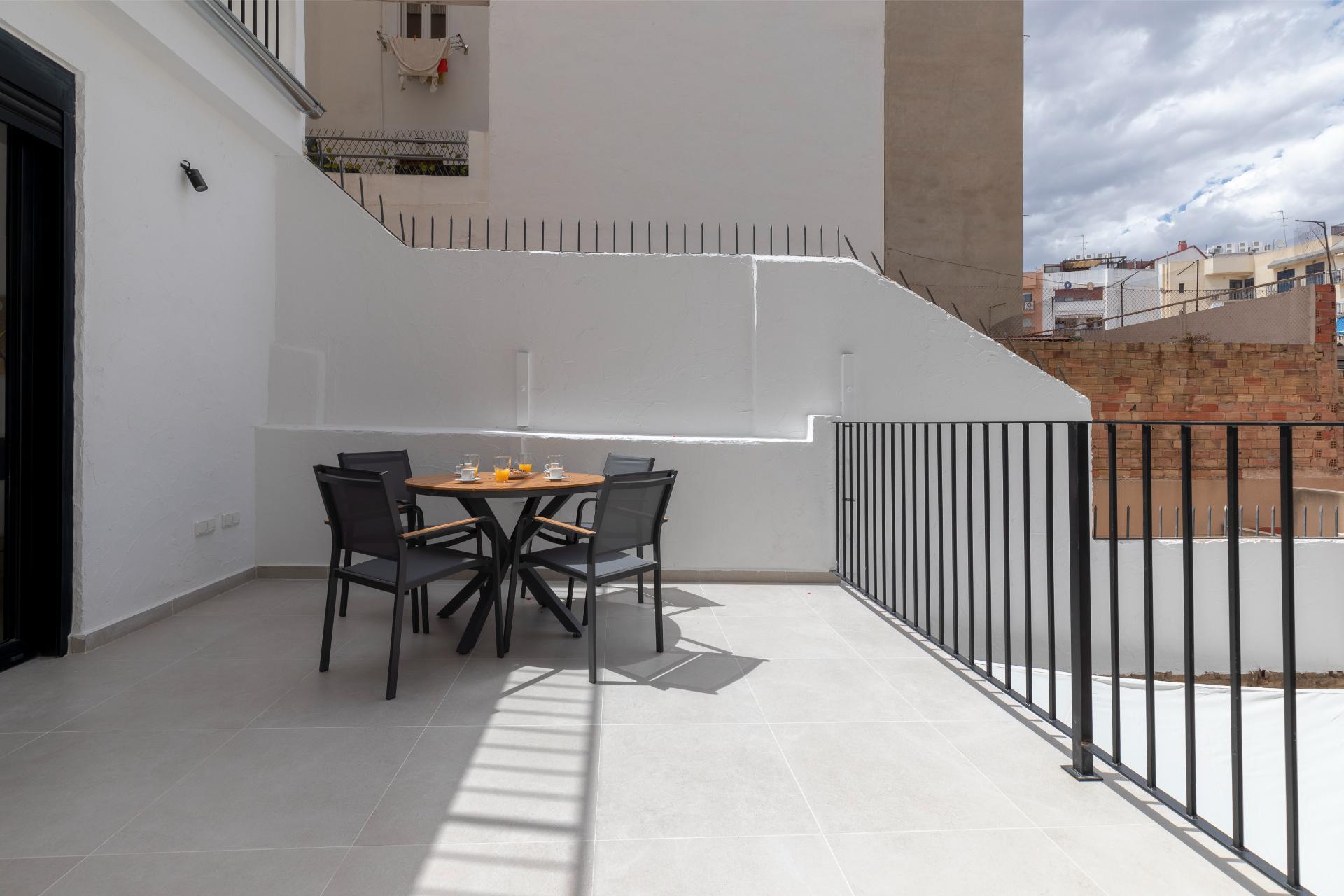 Patraix I Habitacion 2 - terraza y vistas-3