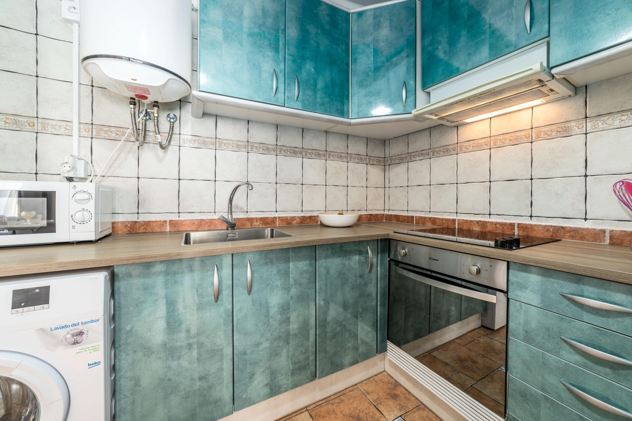 Temple Salon - comedor - cocina-13