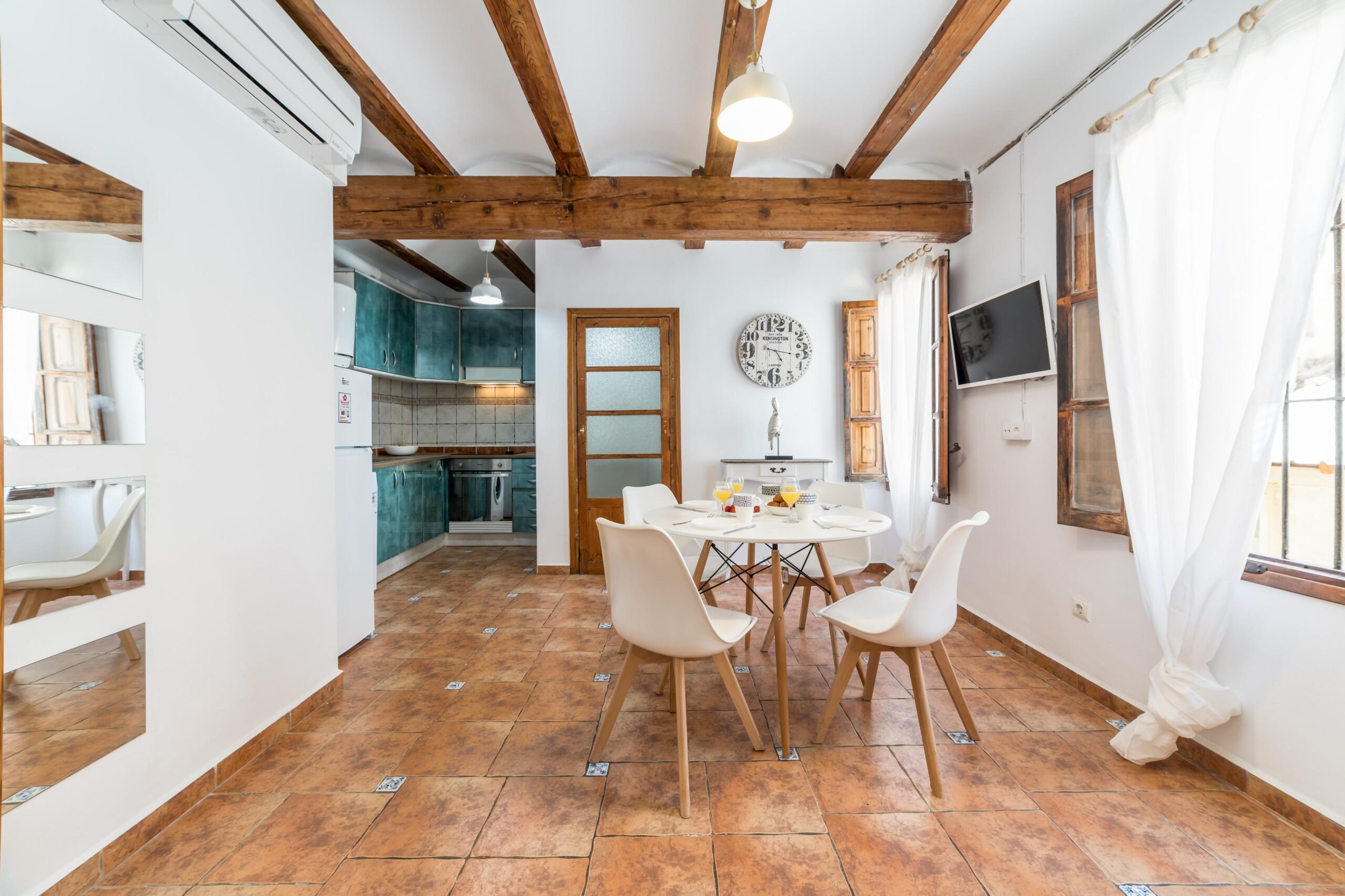 Temple Salon - comedor - cocina-5